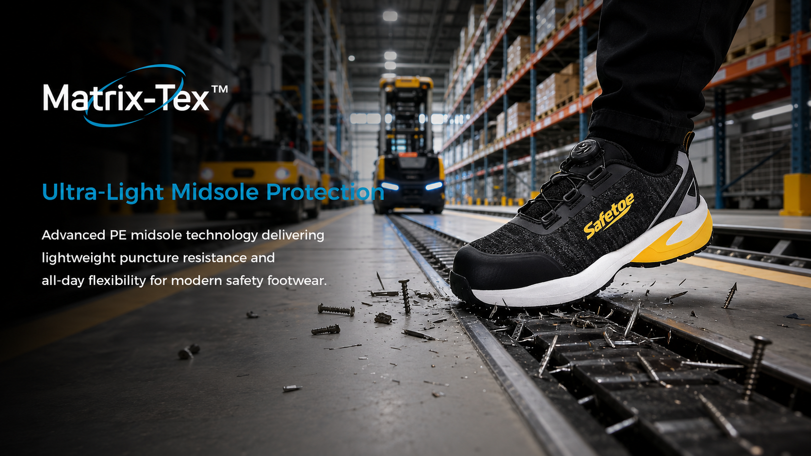 Chaussure de s&eacute;curit&eacute; noire avec semelle intercalaire l&eacute;g&egrave;re Matrix-Tex r&eacute;sistante aux perforations dans un environnement d'entrep&ocirc;t
